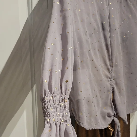 Long Sleeve Grey & Gold super sheer Top. Sz. XXL but fits more like a Lrg/New - Picture 3 of 5